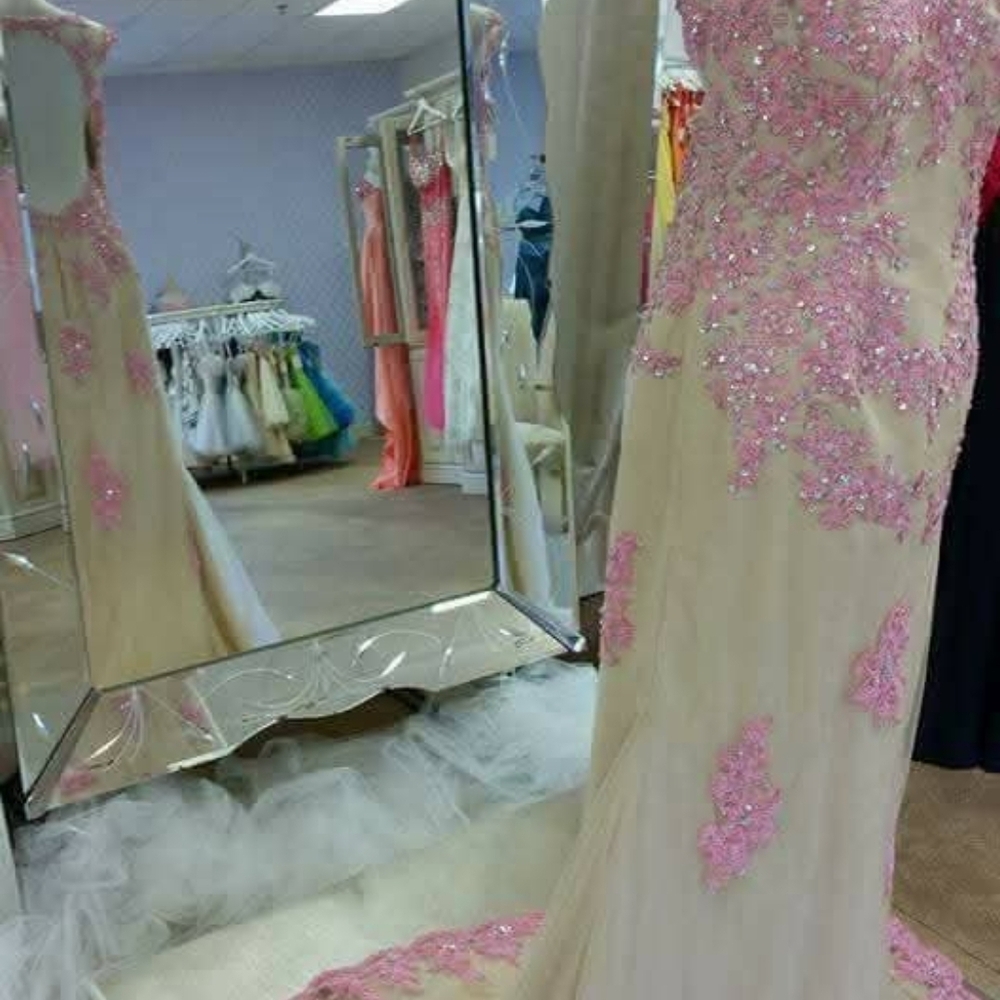 Elegant Pink Embellished Prom Dress